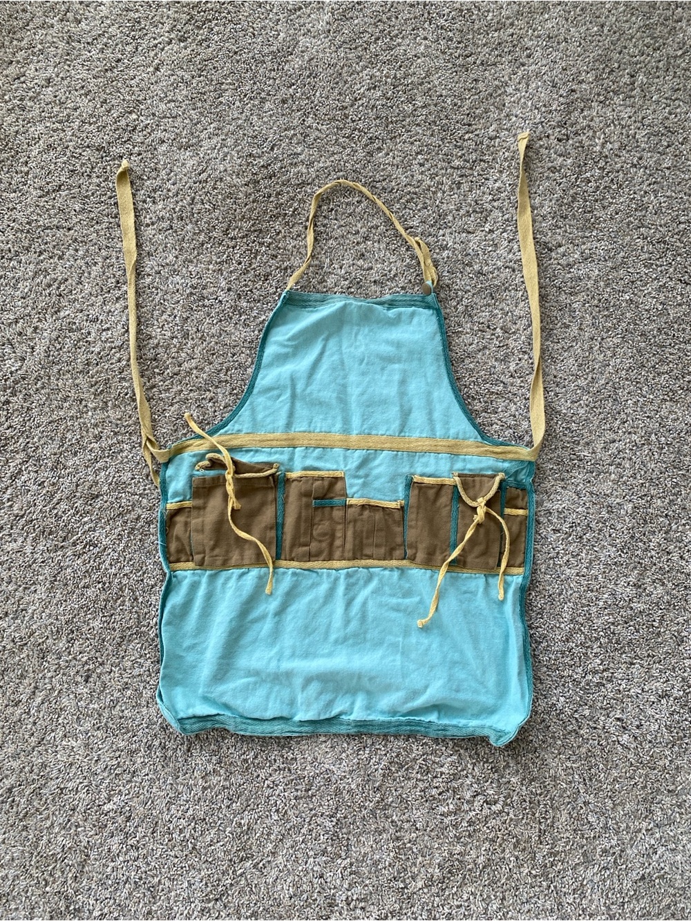 Children’s Art Apron with Brown Pockets